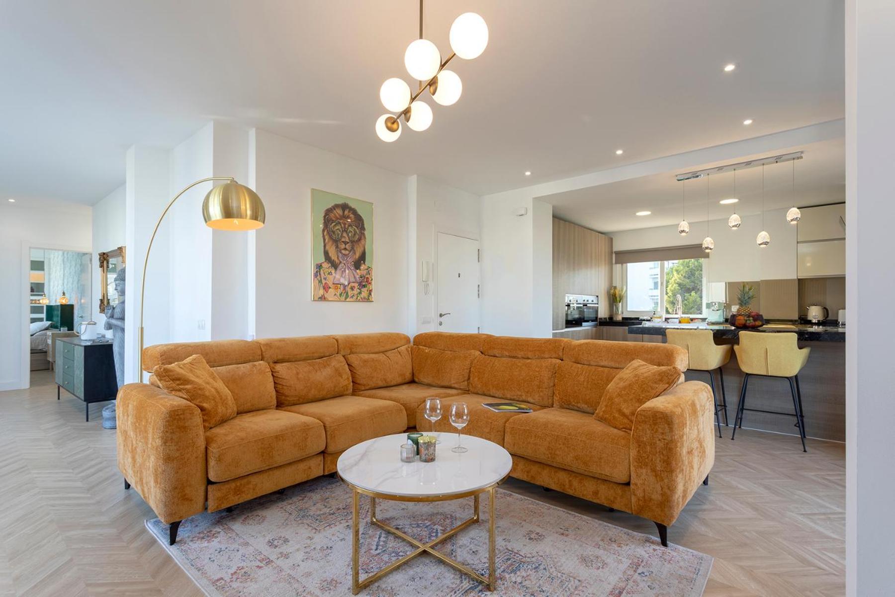 Luxury Penthouse Sea Views- Jacuzzi - Sauna Apartment